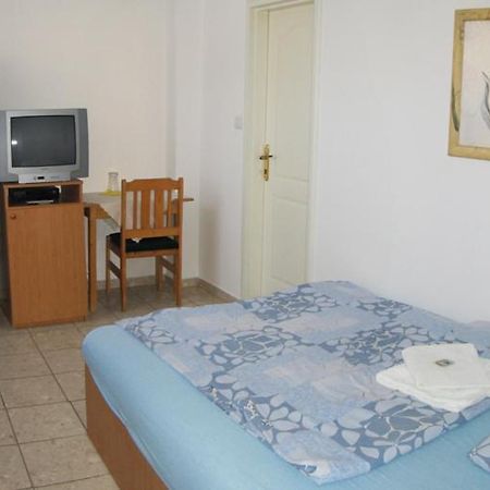 Nadix Panzio Acomodação com café da manhã Debrecen Quarto foto