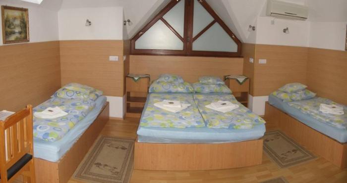 Nadix Panzio Acomodação com café da manhã Debrecen Quarto foto
