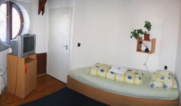Nadix Panzio Acomodação com café da manhã Debrecen Quarto foto