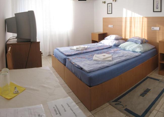 Nadix Panzio Acomodação com café da manhã Debrecen Quarto foto